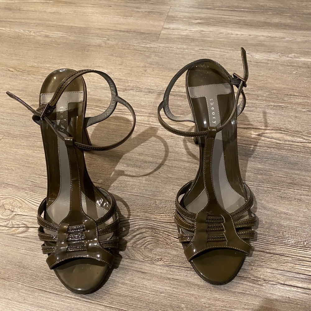 Theory Heels